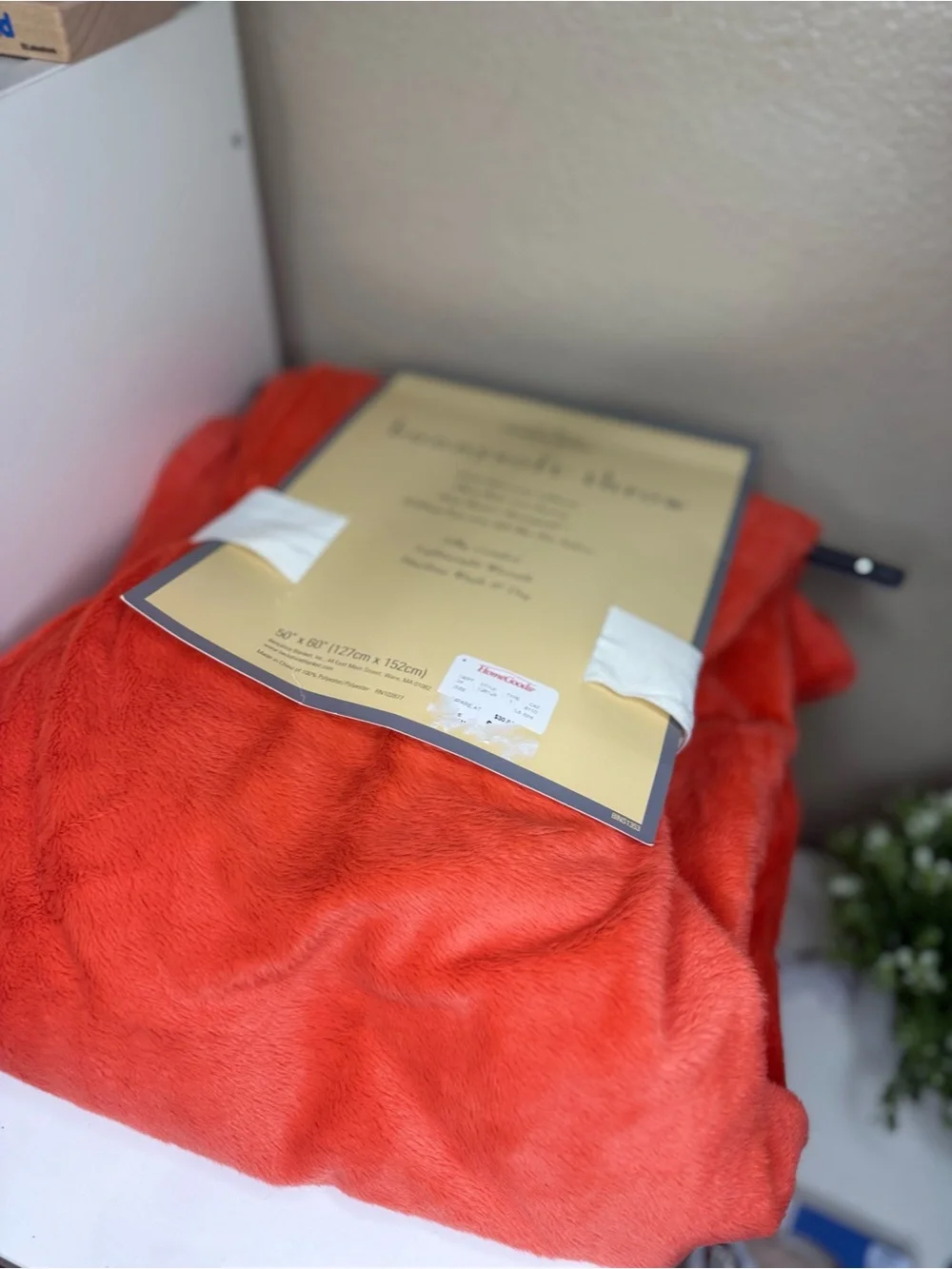 Red Plush Throw Blanket - Soft Cozy Home Bedding